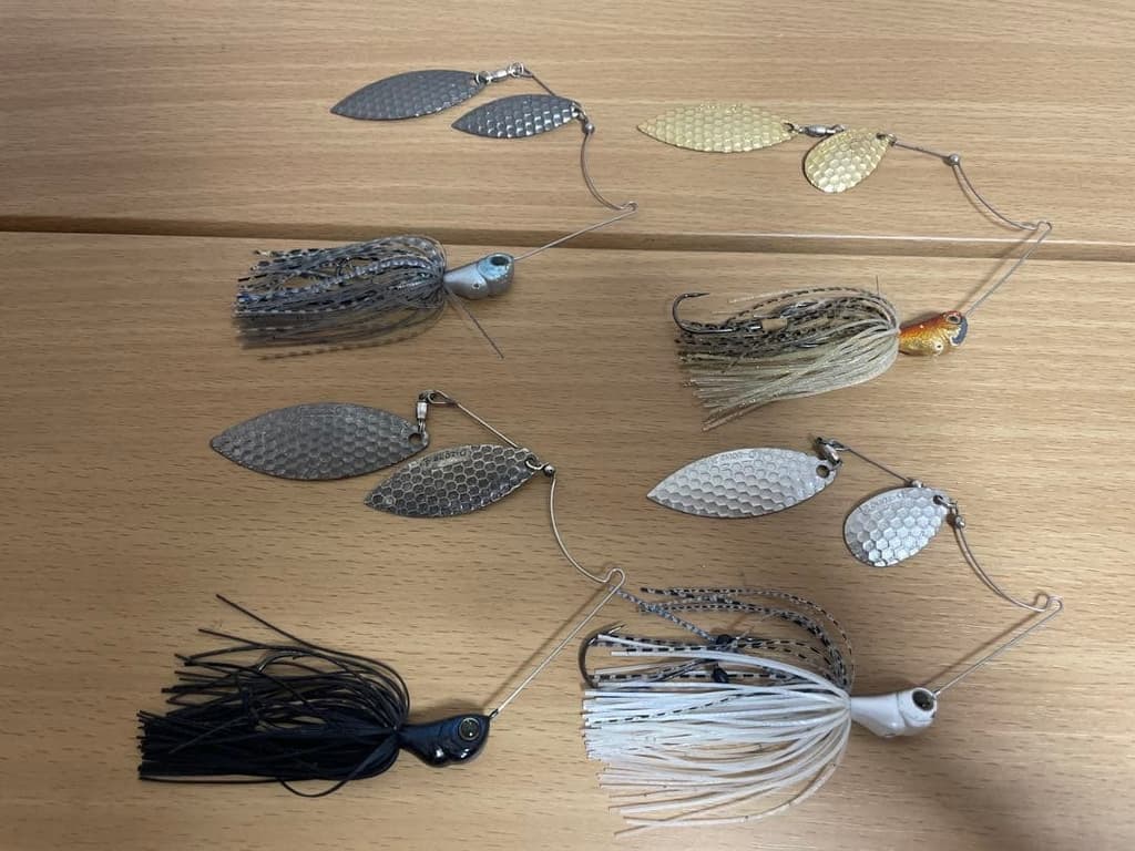 D Zone Spinnerbait Red Skirt Bait Burbless Used Fishing Lure - Image 1