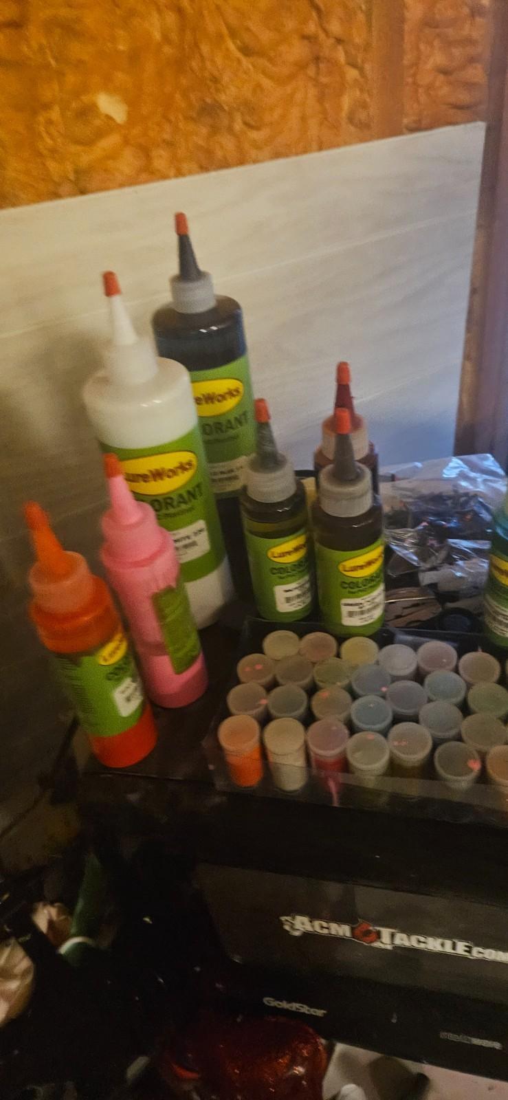 fishing lure set up with molds and everything - Image 8