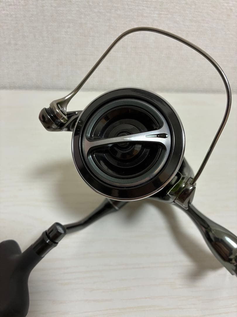Shimano 22 Stell4000M Spinning Reel Used Good Condition with Upgraded X8 Line - Image 5