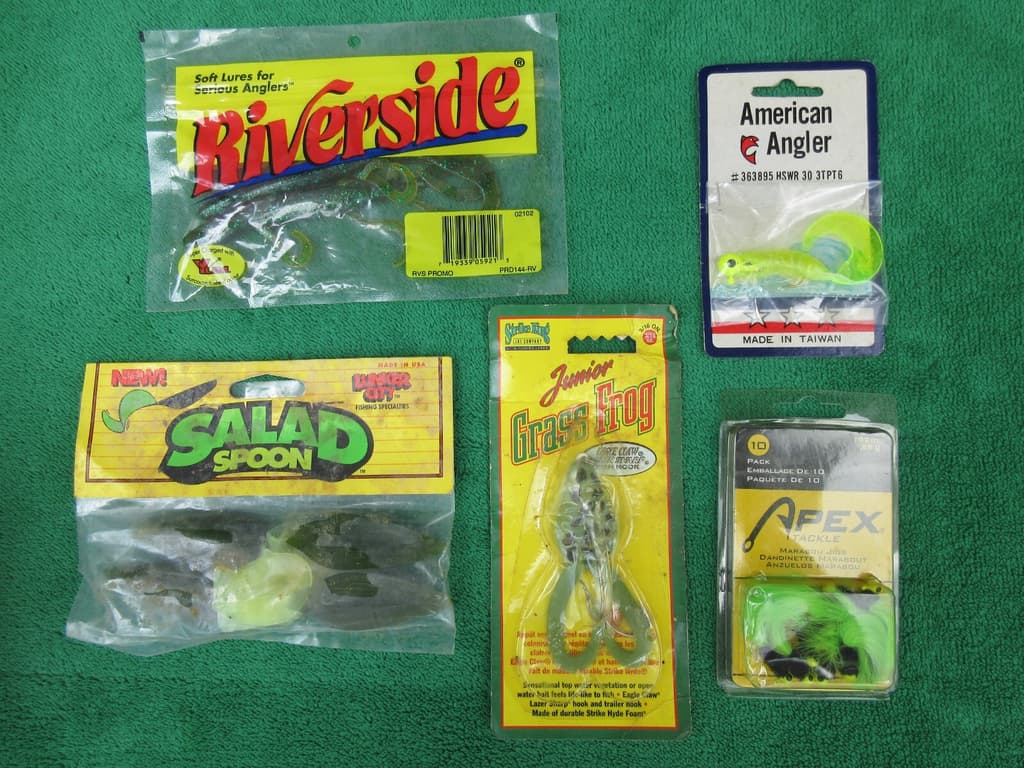 Woodstream Tackle Box w/ Fishing Supplies Lures Bait Hooks Strike King Heddon - Image 7
