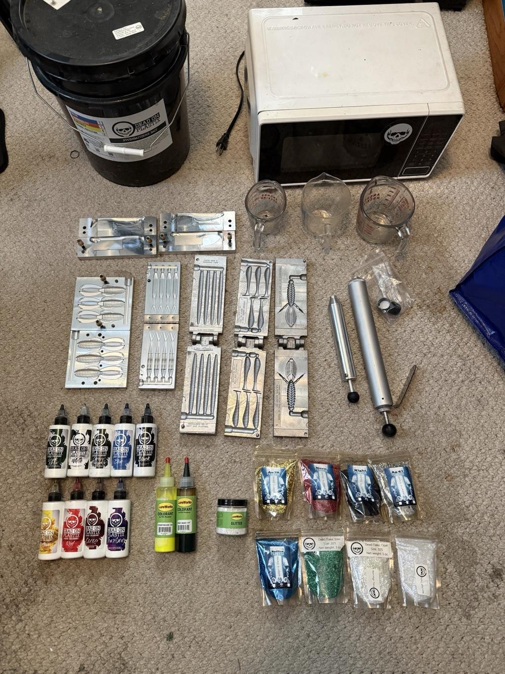 Soft Plastic Bait Making Start Up Kit (used) - Image 1