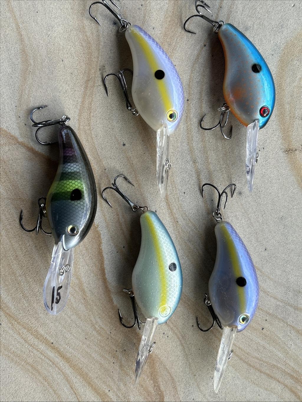 Strike King Deep Dive Crank Baits 2-1/2 “ various colors an depths Lot of 5  - Image 2