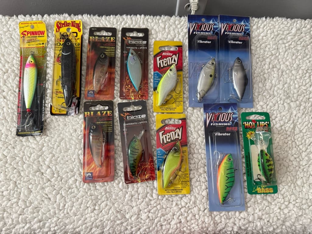 LOT OF 12 MISC FISHING LURES ORIGINAL  BOXES FRENZY BLAZE STRIKE KING & MORE - Image 1