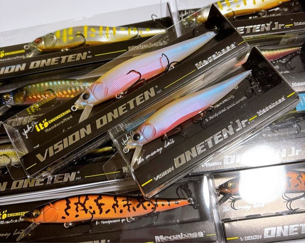 Megabass Vision One Ten Jr. Set of 10 Fishing Lures with Varied Colors - Image 5