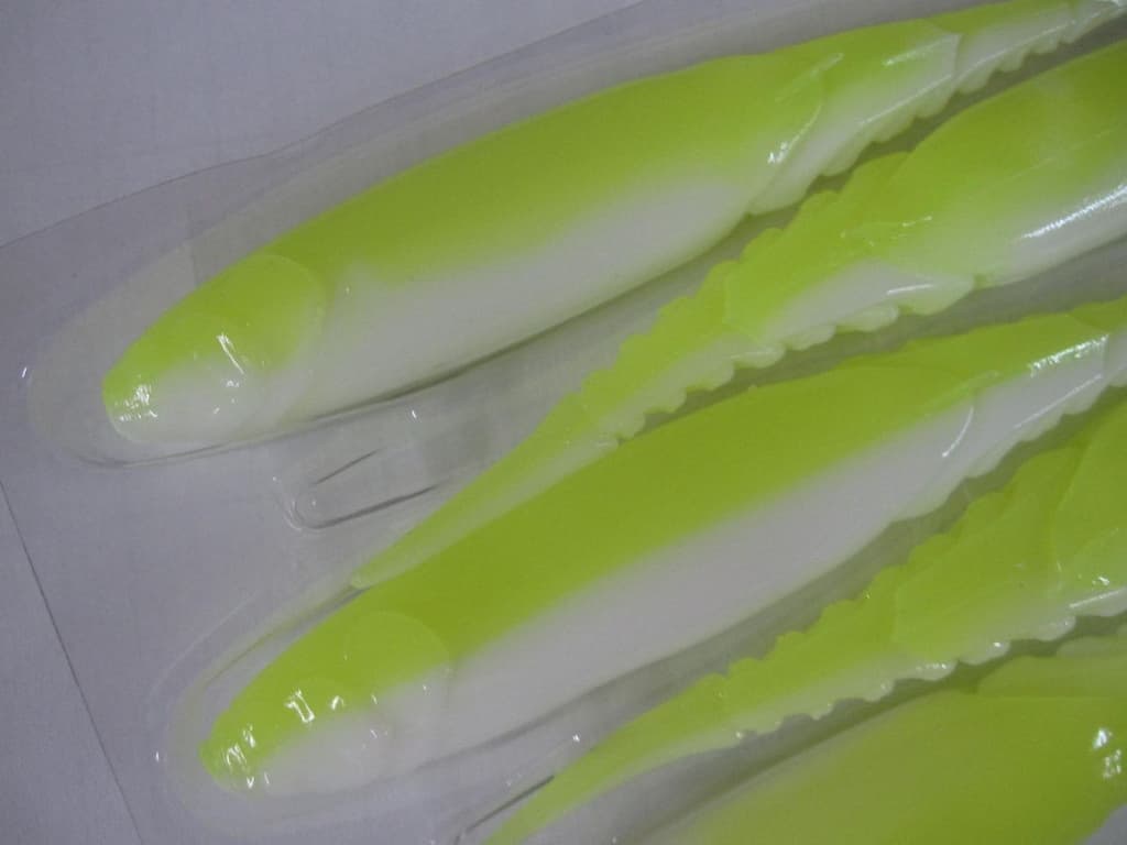 Z-MAN Chatter Spike Chartreuse/White New Chatterbait Trailer Lures - Image 3