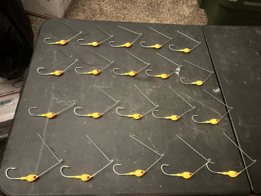 Twenty (20) NEW 1/2 oz Spinnerbait heads w R Bend Wire Yellow w Red/Black Eyes - Image 1