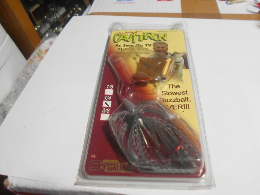 Vintage Cavitron Buzzbait  Lure  Spinbait new old stock - Image 1