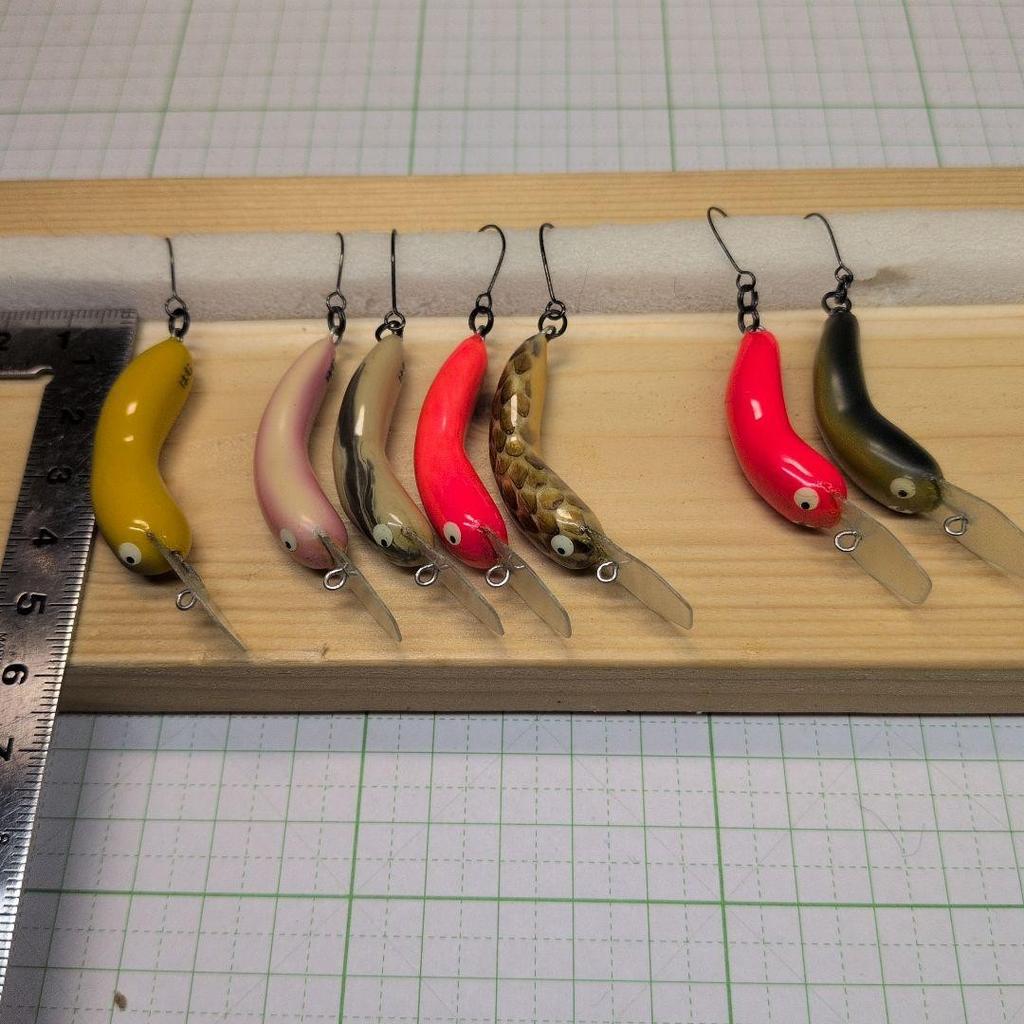 Handmade Snake Skin Crankbait Lure with Crank and Accessories - Image 1