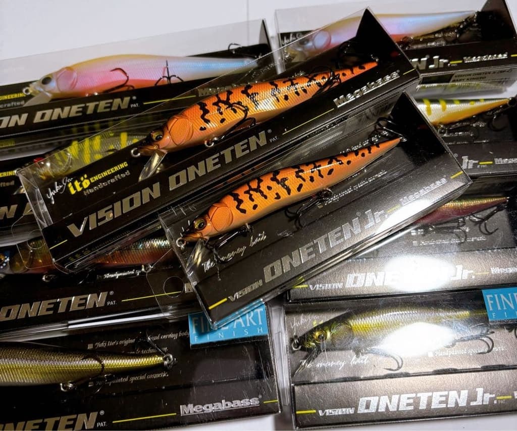 Megabass Vision One Ten Jr. Set of 10 Fishing Lures with Varied Colors - Image 6