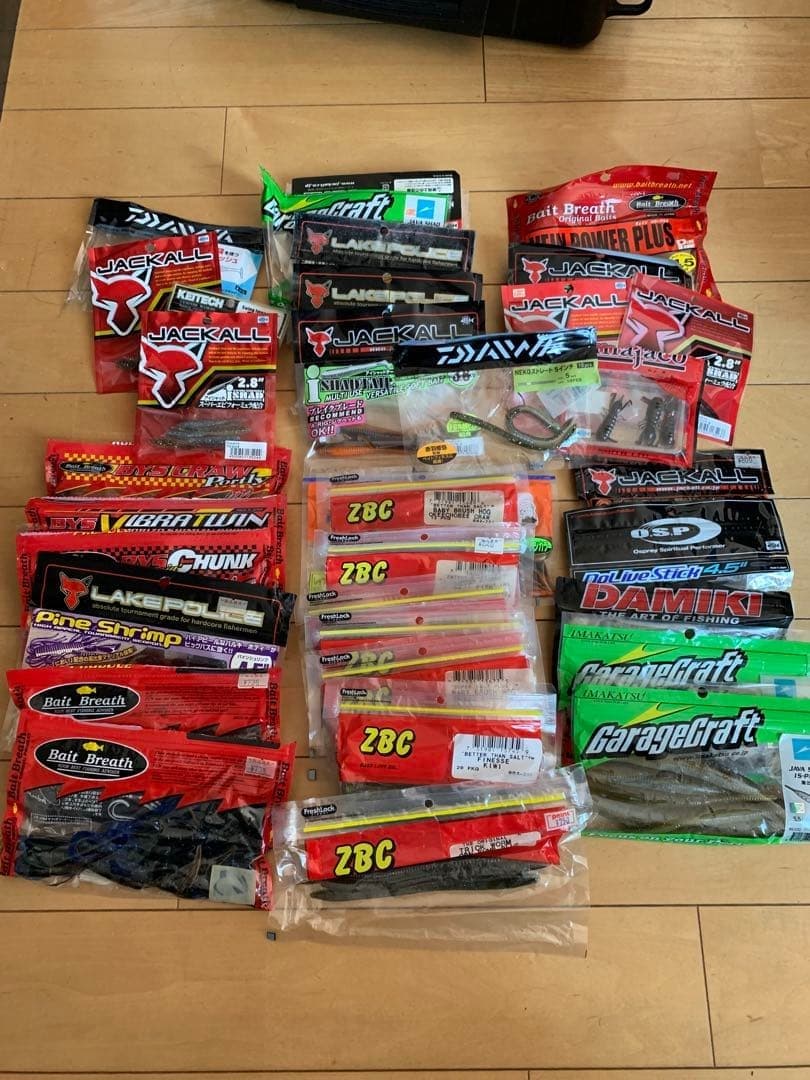 Black Bass Lure Set with Versus Box, Hard & Soft Baits, Spinners, Baits - Image 7