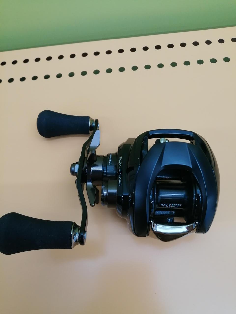 Daiwa 22 Zillion Tw Hd 1000Xhl Bait Reel - Image 1
