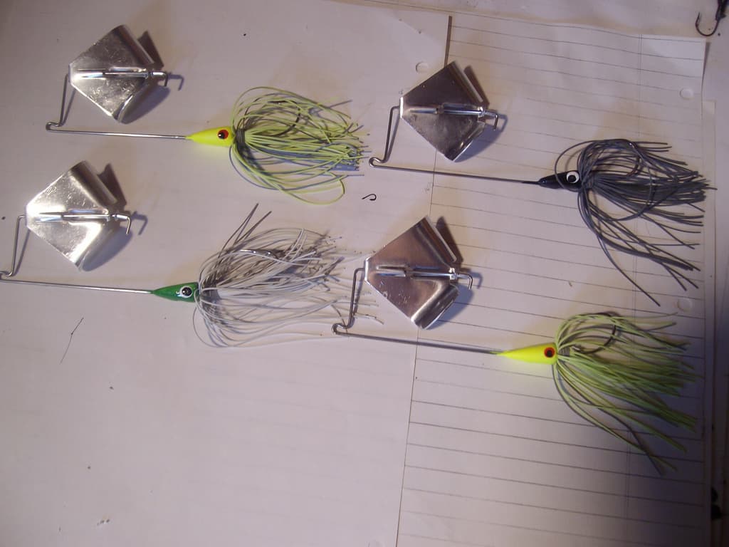 PRO- STAFF BUZZBAIT LOT OF 4-- 1/2 oz OLD STYLE LIVE FLAT LIVING RUBBER - Image 2