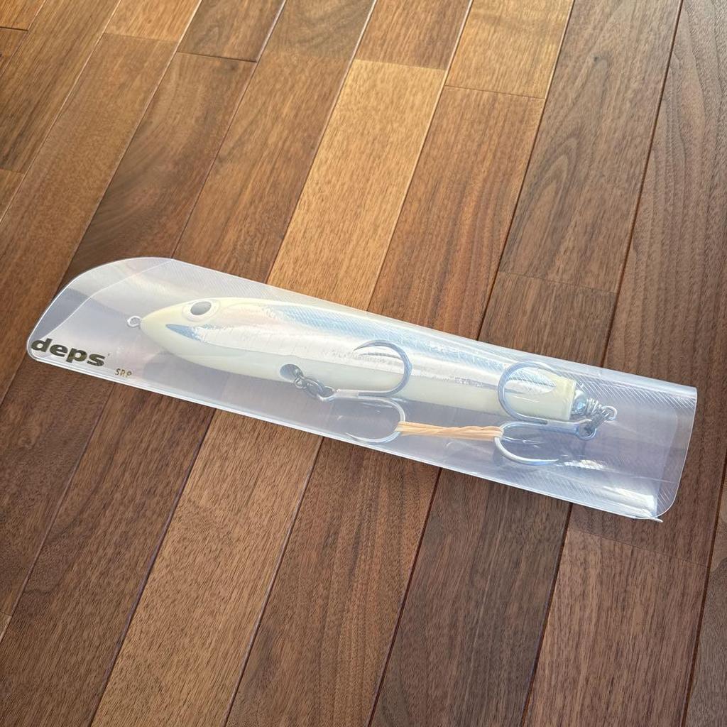 Carpenter Bluefish KLL/022A BF250 Lure White with hook and case - Image 3