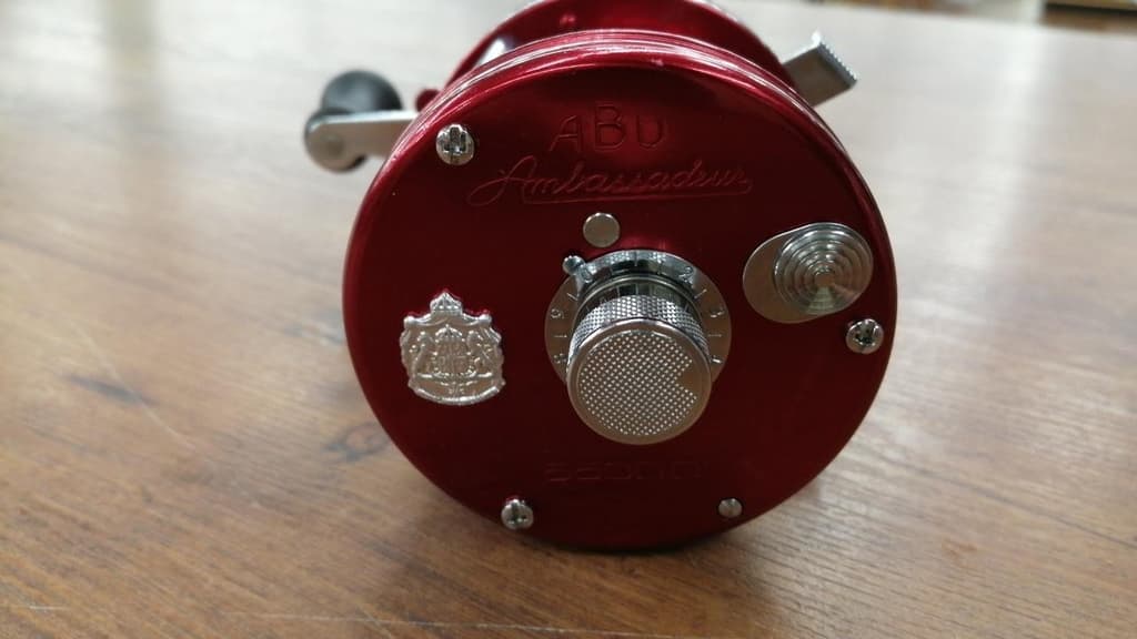 Abugarcia Ambassadeur 5500C Bait Reel - Image 4