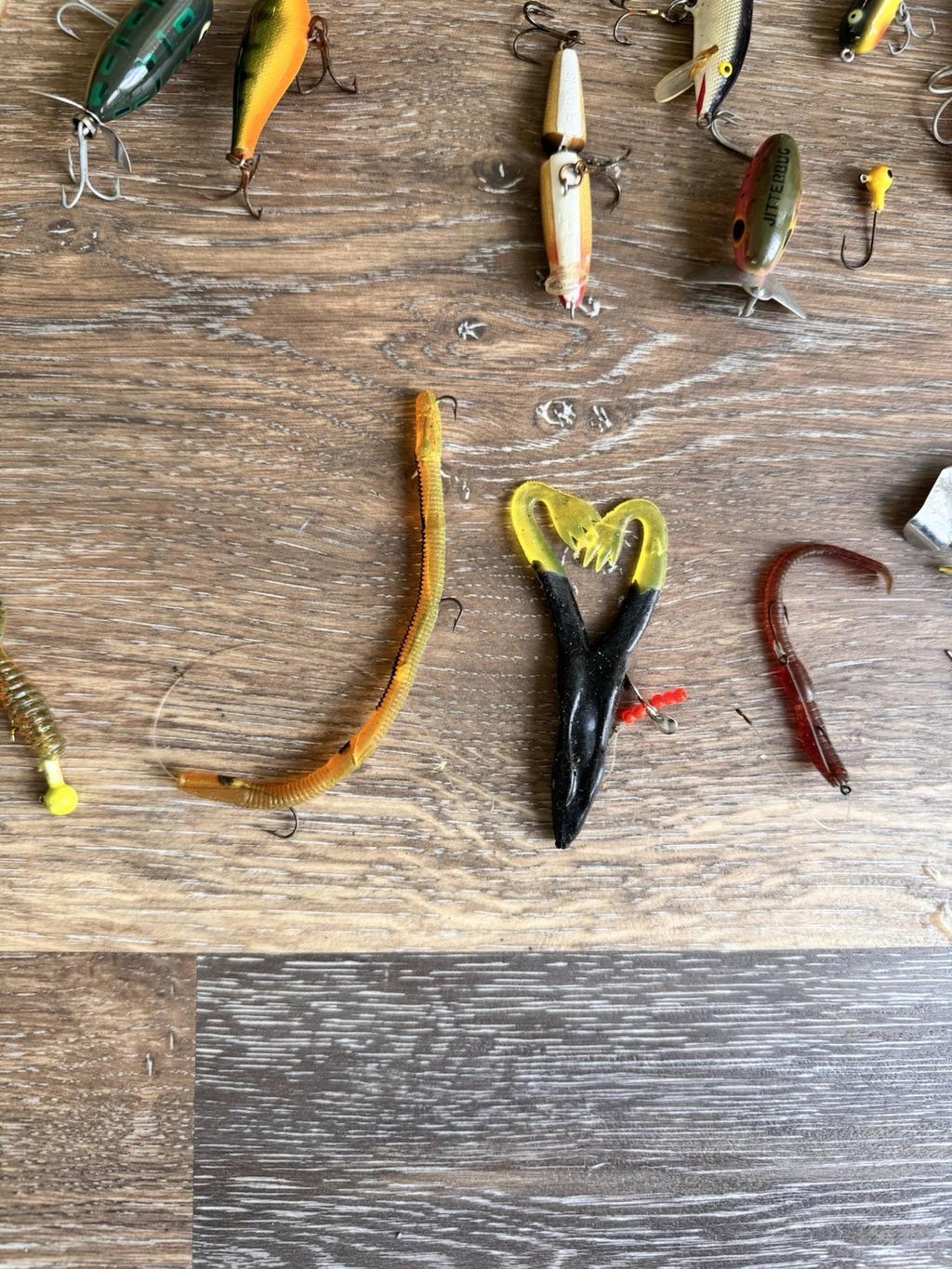 VINTAGE fishing Lure lot of 60 Plus+ Tackle Box+ Fishing Accessories - Image 19