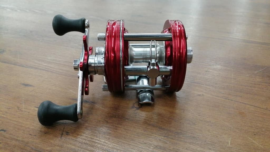 Abugarcia Ambassadeur 5500C Bait Reel - Image 2