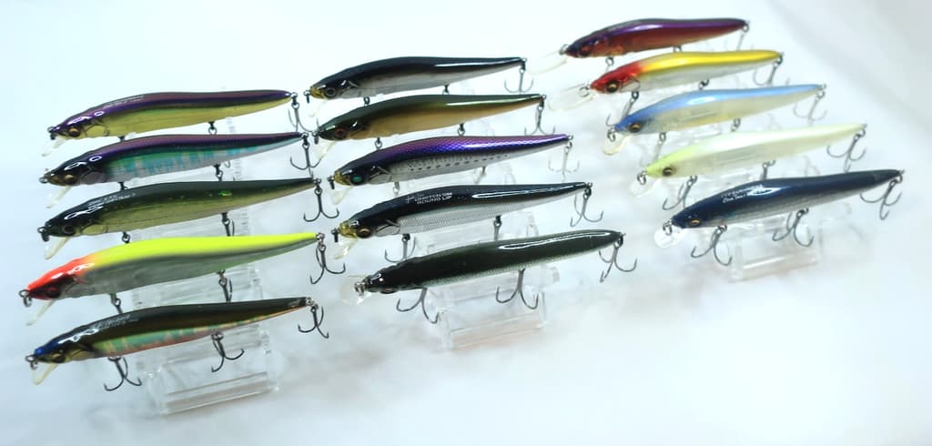 15 Megabass Vision110(Jr,SW,LBO,R,R+1) (Hook changed, paint peeled) Lot - Image 1