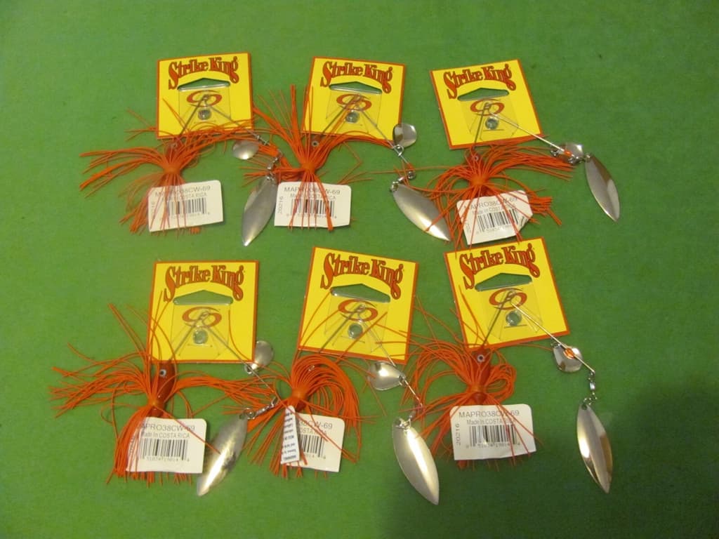 1) BAG OF 6 STRIKE KING SPINNERBAIT 3/8OZ RED COLOR. ( MAPRO38CW-69 ). - Image 1