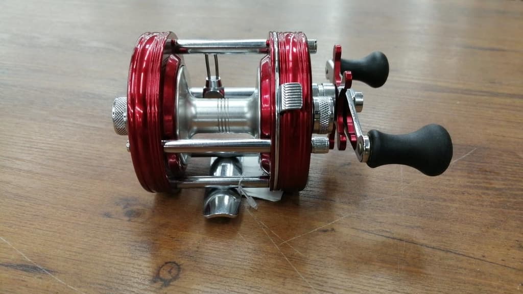 Abugarcia Ambassadeur 5500C Bait Reel - Image 1