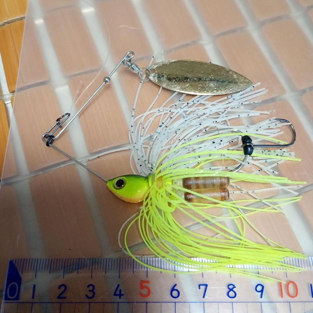 3 Lucky Craft Spinnerbait Yellow/White Lure - Image 1