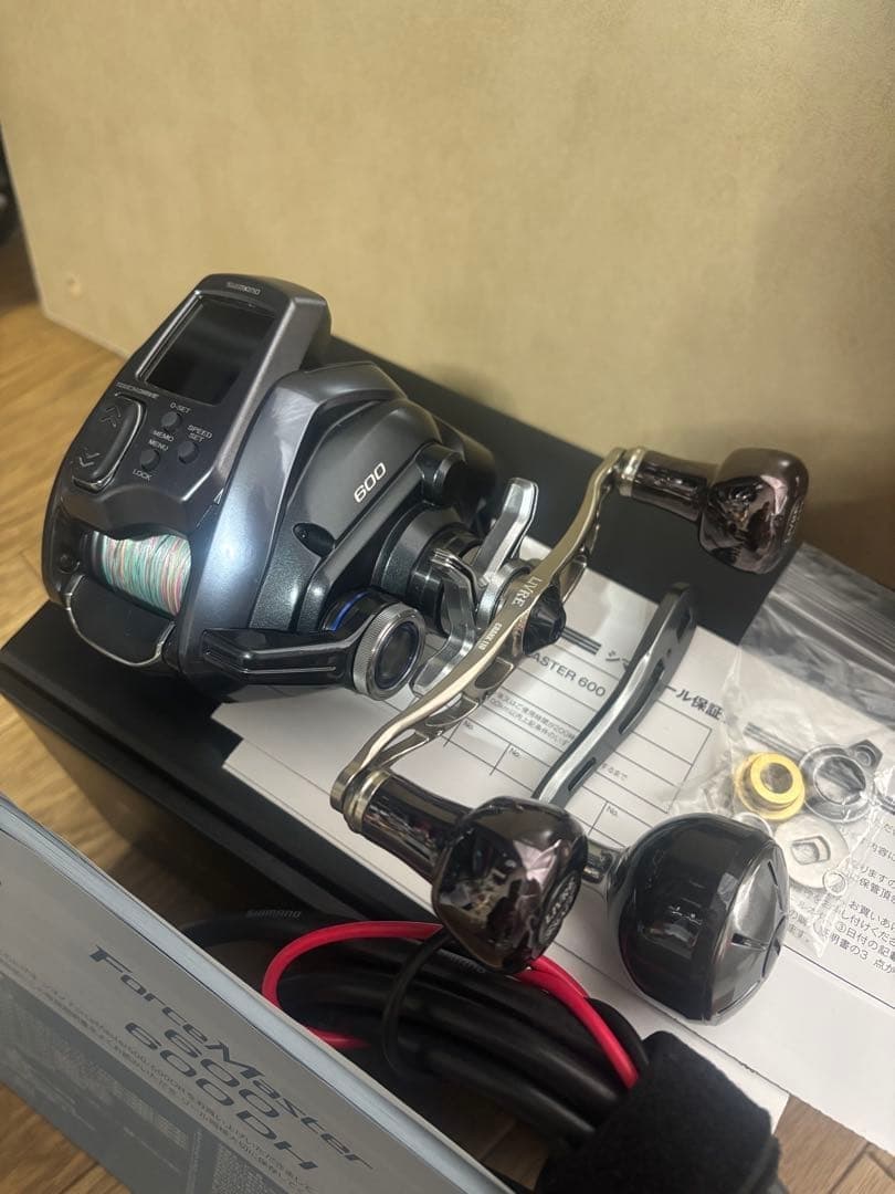 Shimano Electric Reel 600 Touch Drive, Black Handle, Used, Fishing Gear - Image 3