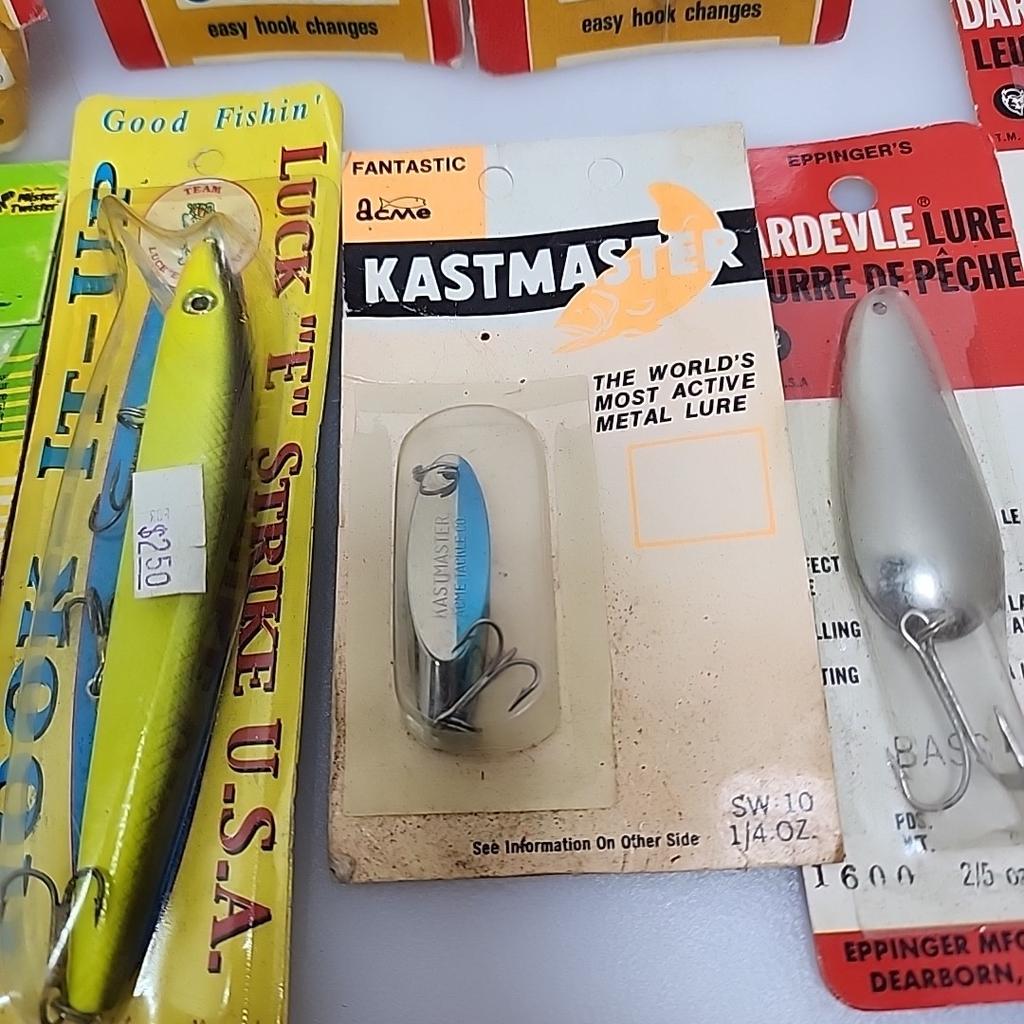 Fishing Lure Lot Vintage Mepps Comet Dardevle Spoon Jigs Jerkbait Spinnerbait - Image 7