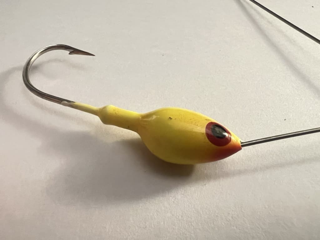 Twenty (20) NEW 1/2 oz Spinnerbait heads w R Bend Wire Yellow w Red/Black Eyes - Image 4