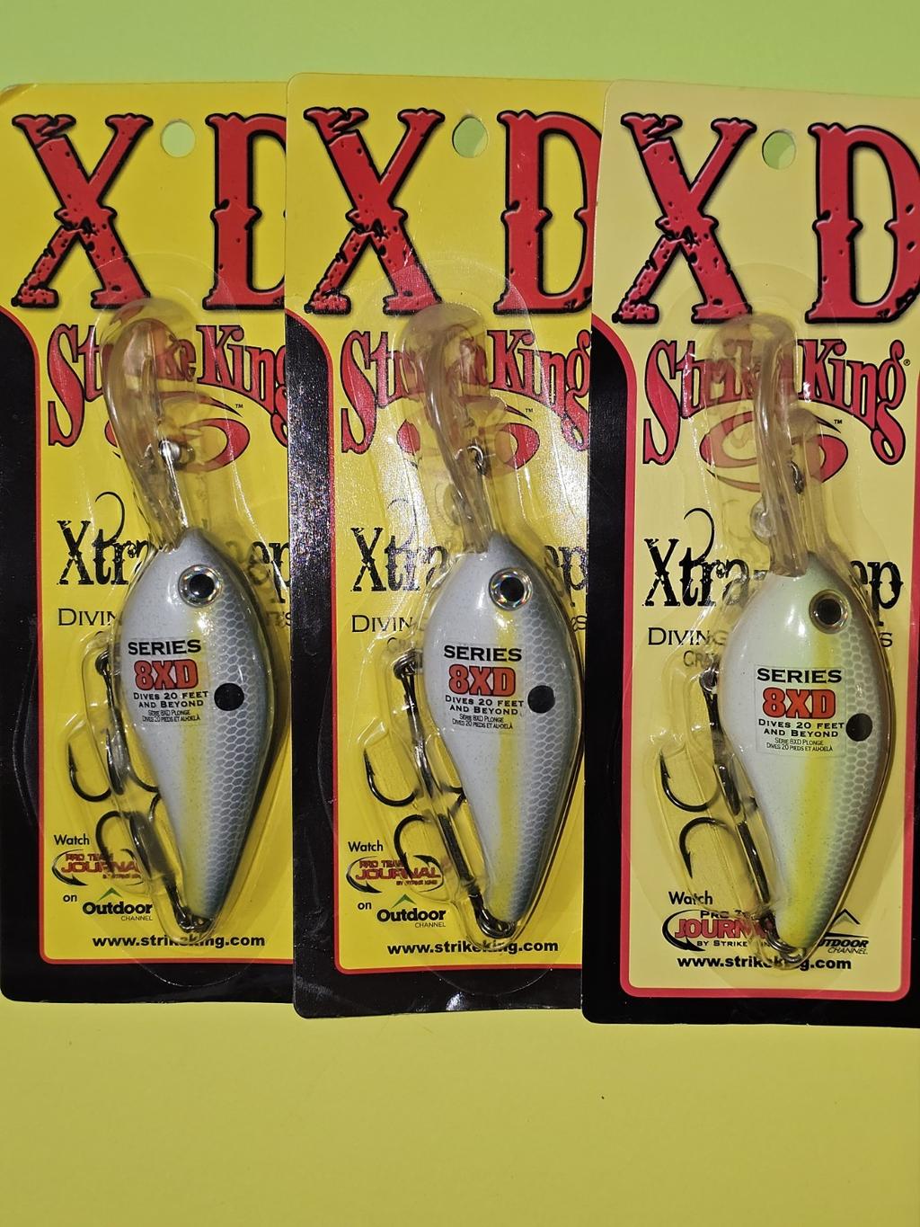 Strike King 8XD. 3 Units. Dives To 20 Feet. Five Inch. Three Units. A-B22 - Image 1