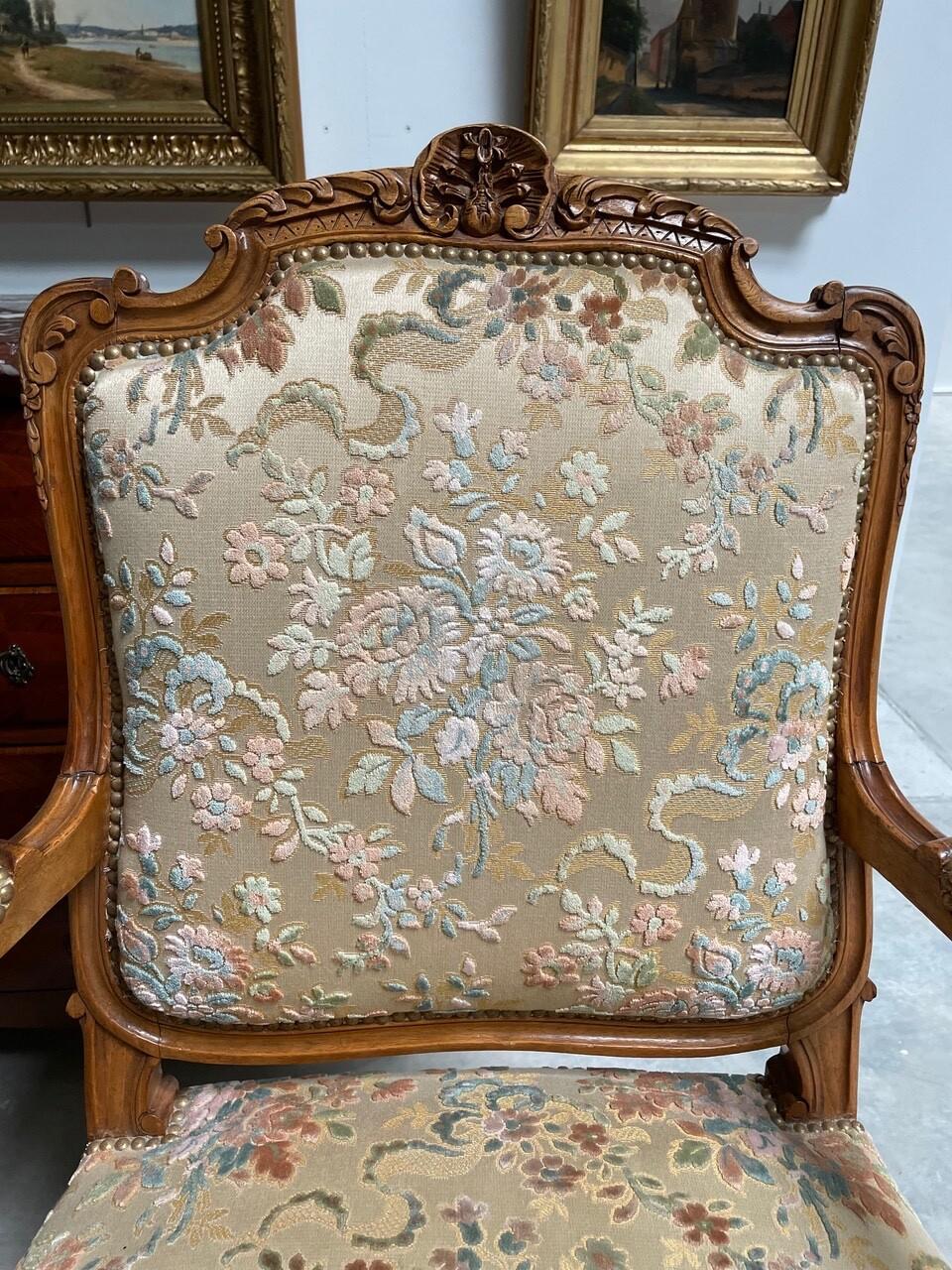Pair of Louis XV style walnut 1900 armchairs - Image 7