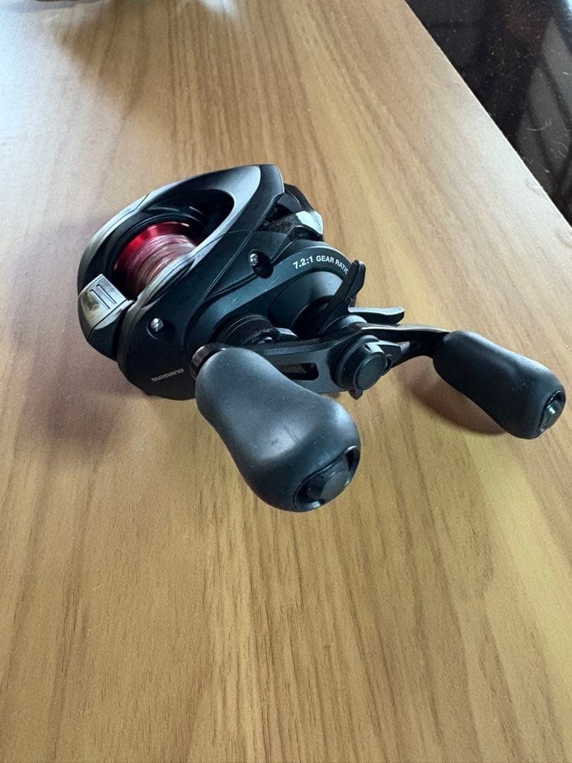 Bass fishing reel & lure set with soft & hard baits, case, multiple items - Image 10