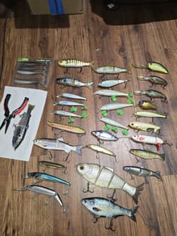 FISHING LURE PACKAGE DEAL GLIDEBAIT JERKBAIT TOP WATER - Thumbnail 1