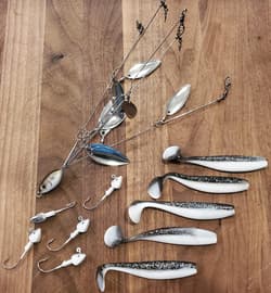 Fishing Vault Fully Rigged 5 Arms 8 Bladed Umbrella Rig Bass Lure W/Swim Baits - Thumbnail 4