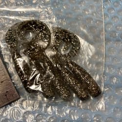 Gary Yamamoto Single Tail Glove Smoked Silver Black Glitter 5 Pieces - Thumbnail 1