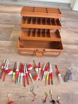 VINTAGE fishing Lure lot of 60 Plus+ Tackle Box+ Fishing Accessories - Thumbnail 21