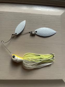 Evergreen D-ZONE Spinnerbait with Assist Hook White Chart Hard Lure - Thumbnail 1