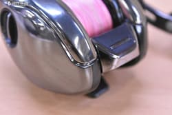 Shimano 25 Antares XG Right Hand Baitcasting Reel for Bass Fishing Japan Used - Thumbnail 3