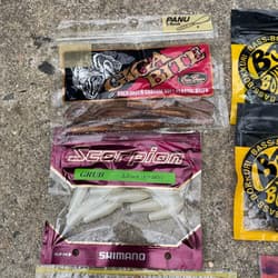 Gary Yamamoto and other worm setApproximately \10,000 total - Thumbnail 5