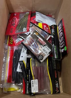 Lot of 60 Strike Kg, Zoom, Worms, Flukes, Creech, Paddle tail and grubs - Thumbnail 3