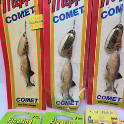 Fishing Lure Lot Vintage Mepps Comet Dardevle Spoon Jigs Jerkbait Spinnerbait - Thumbnail 10