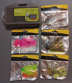 Faisox Fishing Chatterbait Kit with 5 Colorful Lures and Storage Box - Thumbnail 3