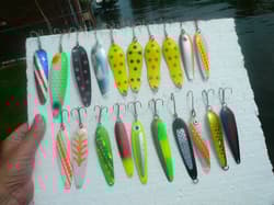 LOT OF 22 SALMON SPOONS AROUND 4" ,ONE RED WHITE & BLUE USA SPOON 3 GLOW IN DARK - Thumbnail 6