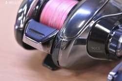 Shimano 25 Antares XG Right Hand Baitcasting Reel for Bass Fishing Japan Used - Thumbnail 4