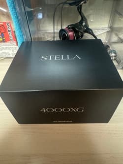 Shimano Stella 4000XG Spinning Reel Excellent Condition Light Use - Thumbnail 3