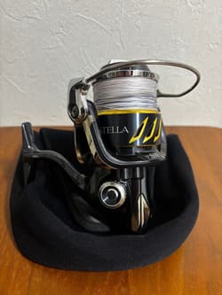 Shimano Stella SW8000HG Saltwater Spinning Reel, Excellent Condition - Thumbnail 2