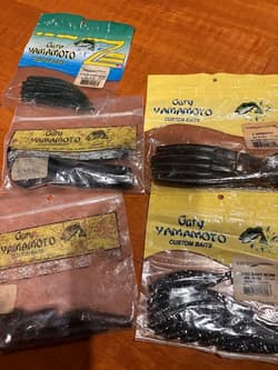 Gary Yamamoto bulk of 17 bags - Thumbnail 2