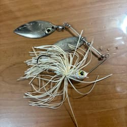 Fishing Lure spinnerbait white skirt gold silver - Thumbnail 2