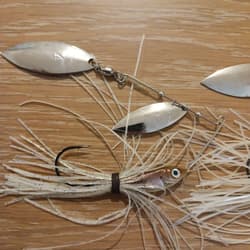 Megabass Spinnerbait White-Yellow 2pcs Silver Blade Metal Plastic Condition Used - Thumbnail 5