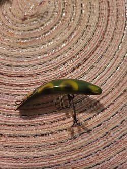 Vintage Helin Lot Of 2 Flatfish Lures F7s. Frog & Camo.2 1/2 " - Thumbnail 3