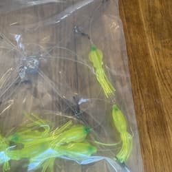 9” Umbrella Rig 4 Arm 11” With 5.5” Squid (9)  8/0 Mustad New Chartreuse Green - Thumbnail 9