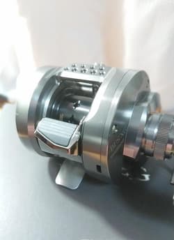 Shimano Calcutta Conquest BFS XG Right Reel 13 BB Saltwater 195g - Thumbnail 5